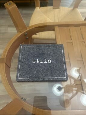 Stila Glittered Eyeshadow Palette - Made in Italy